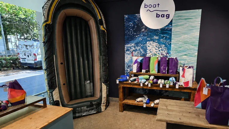 Boat2Bag verkauft Produkte bei der Bärner Brocki